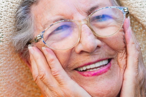 Implantes para la Estabilidad de la Dentadura en Syracuse, NY | Consultas Gratuitas